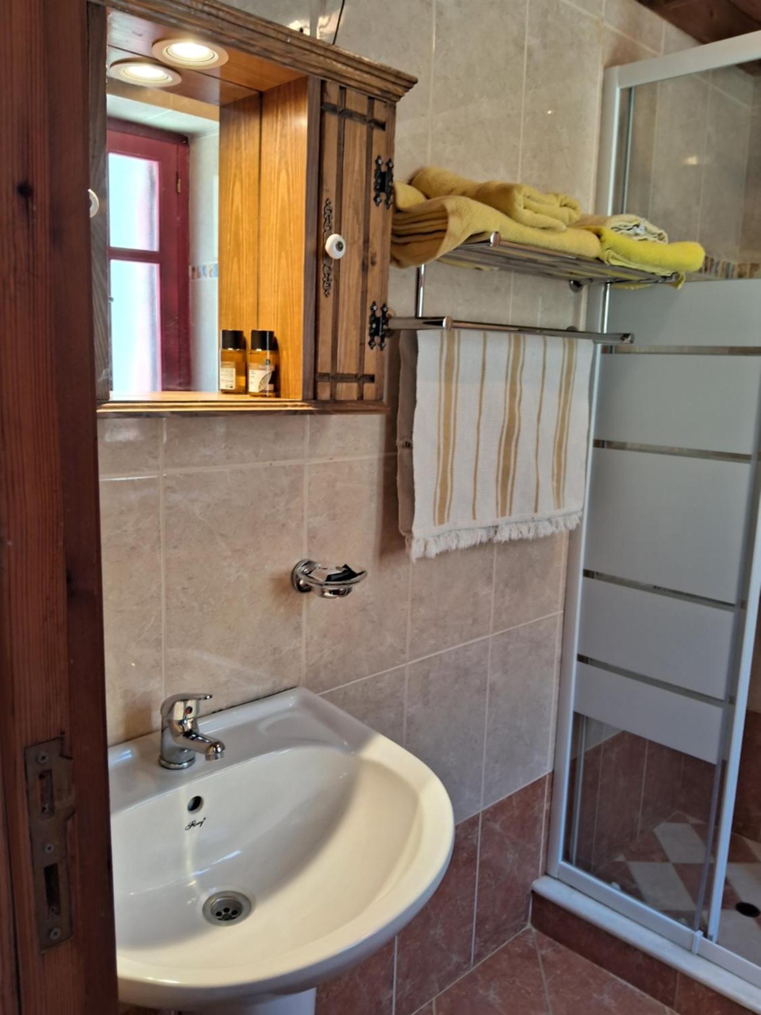 Anemos Guest House Karpathos Olympos  Bagian luar foto